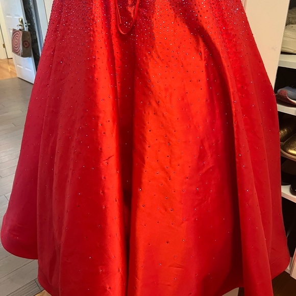 Sherri Hill 54286 Red Rhinestone Beaded Evening gown size 8 - Picture 4 of 11